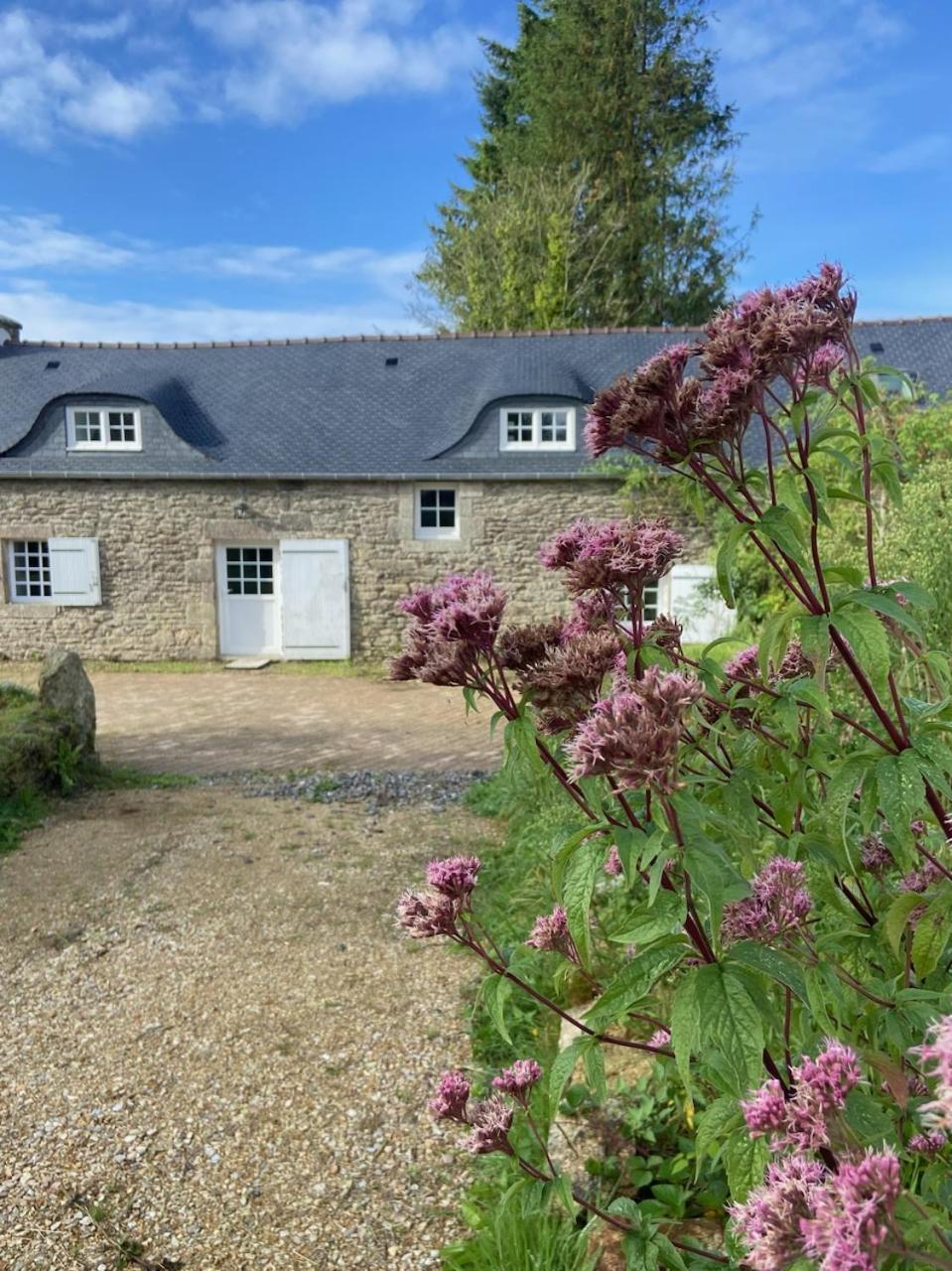 Moulin De Kerstrat Vila Brennilis Exterior foto